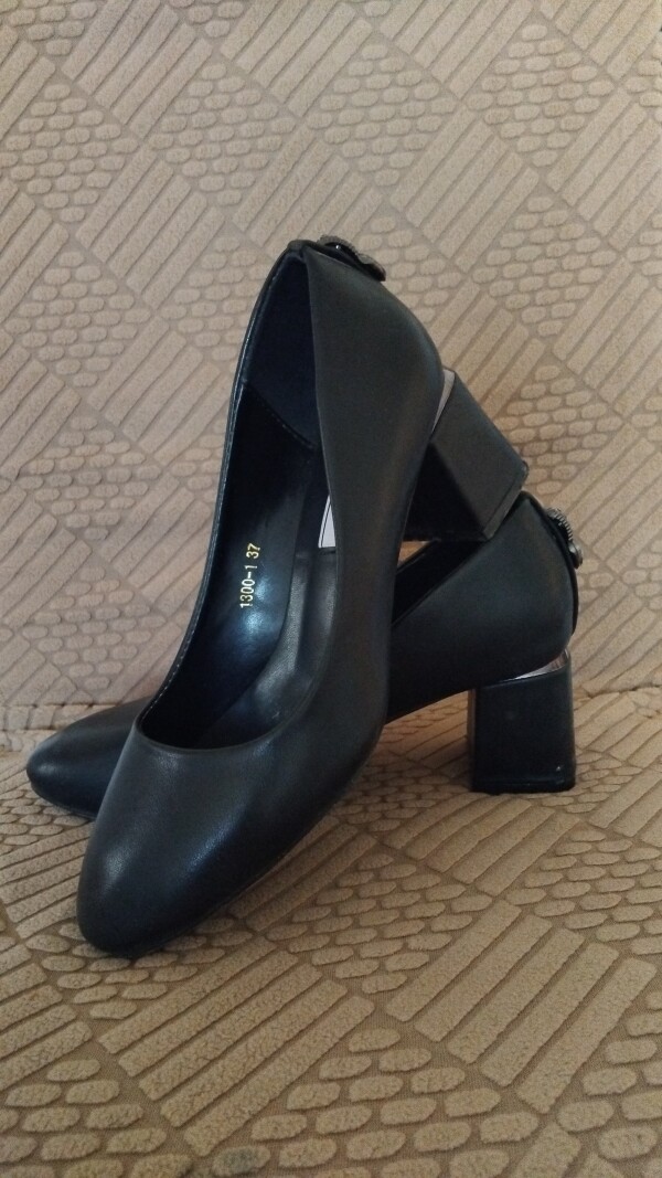 Alınıb ölçü uyğun gəlmədiyindən satıram. Ölçü -37