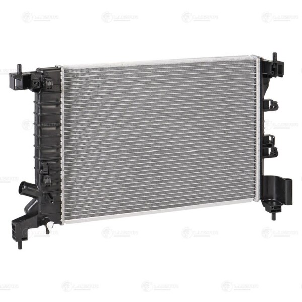 Chevrolet Aveo T300 su radiatoru