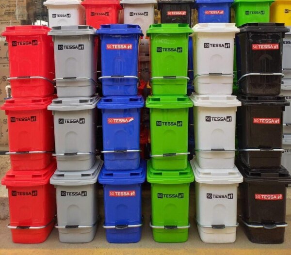 Plastik tullantı qabları