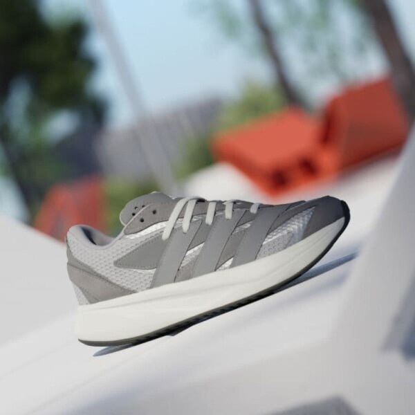 İdman ayyaqabası Adidas lightblaze j