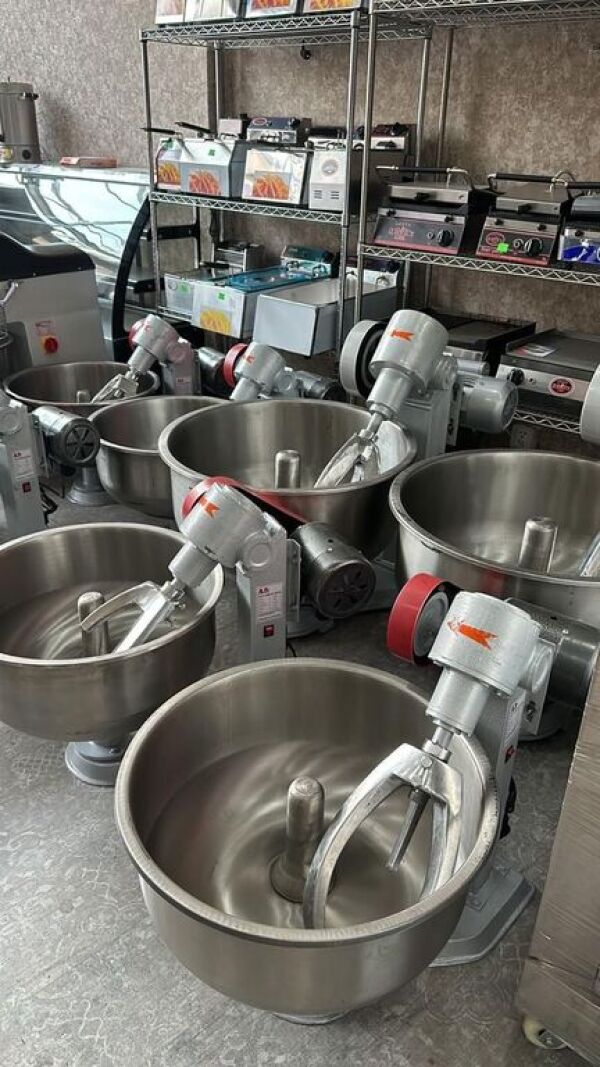 Xəmir yoğuran aparat